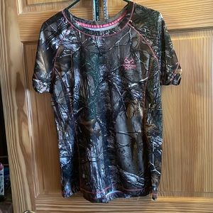 Camo shirt pink trim